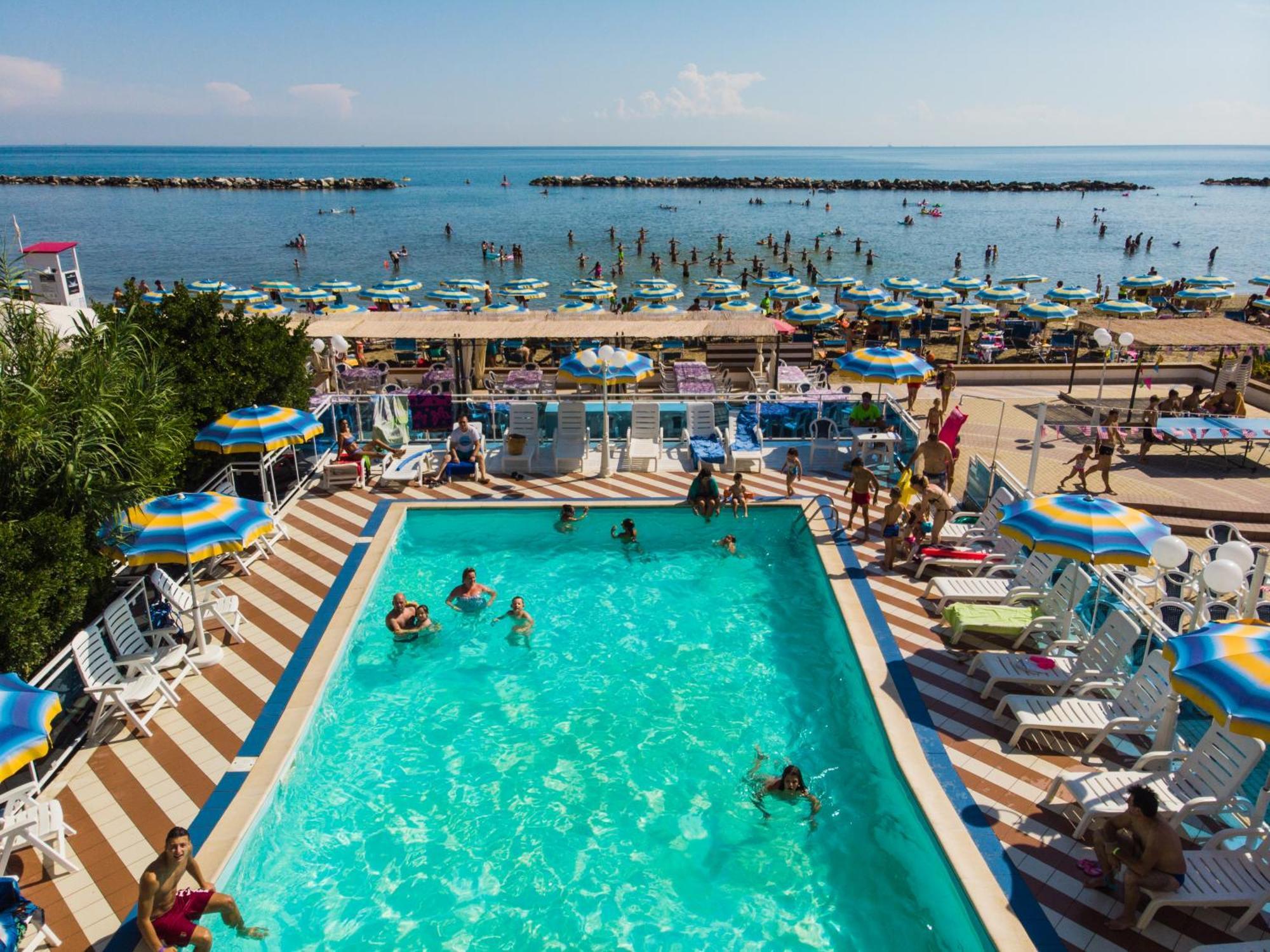 Bikini Tropicana Family Hotel Lido Di Savio Εξωτερικό φωτογραφία