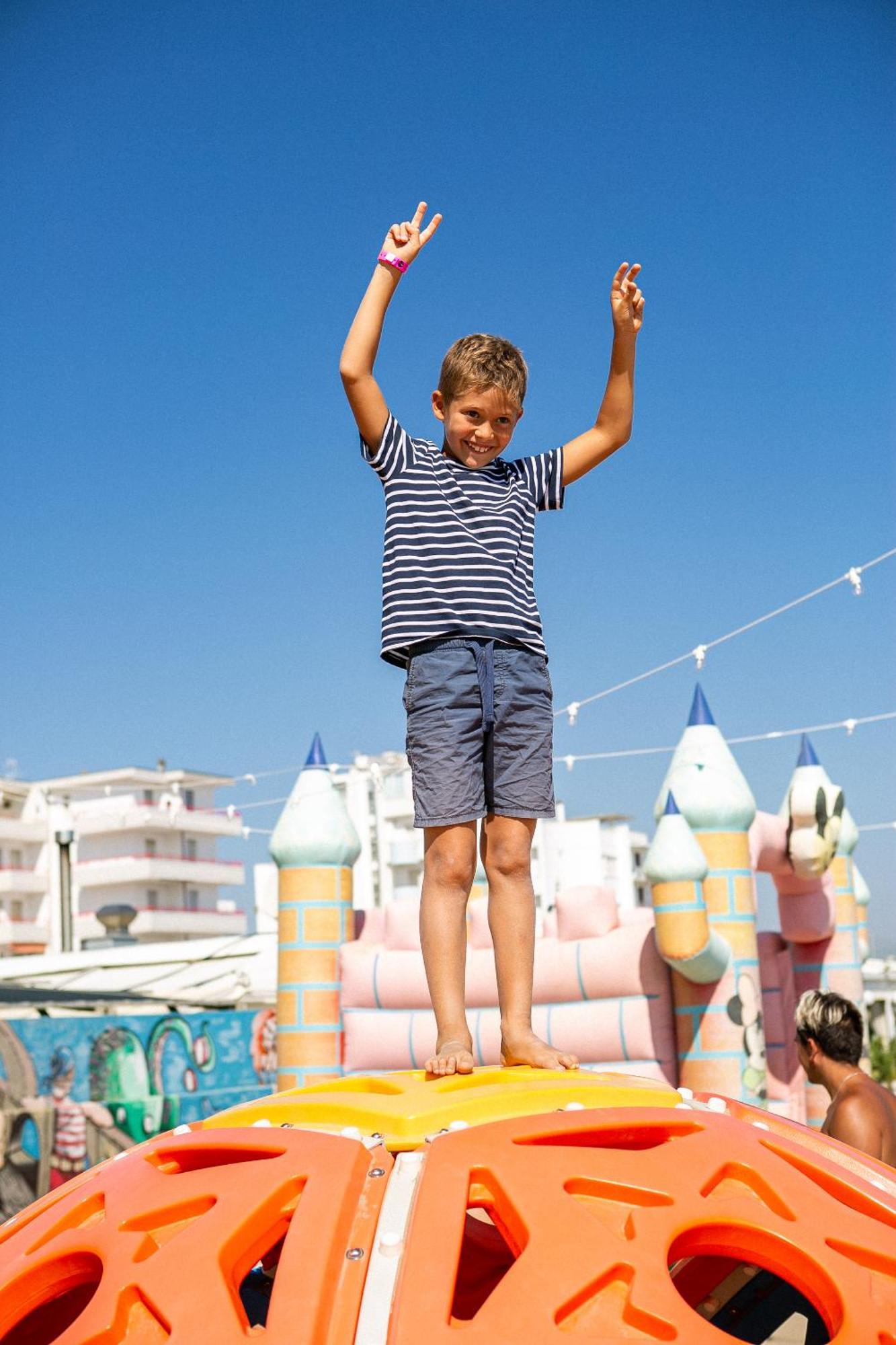 Bikini Tropicana Family Hotel Lido Di Savio Εξωτερικό φωτογραφία