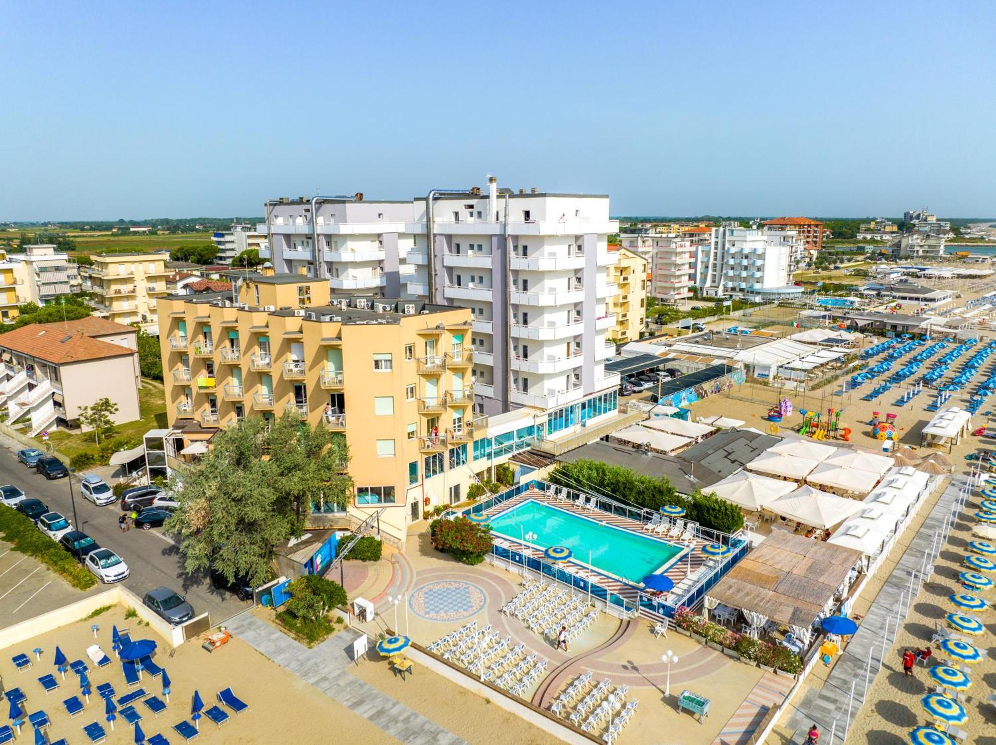 Bikini Tropicana Family Hotel Lido Di Savio Εξωτερικό φωτογραφία
